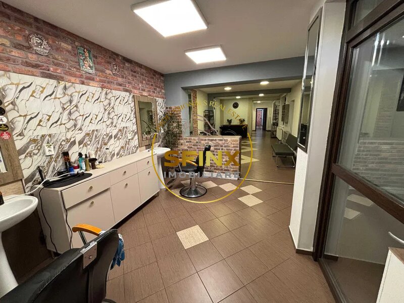 Vitan, spatiu comercial 220 mp, parter, demisol, 2 aere conditionate.